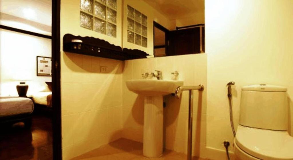 Cucumber Inn Suite Pattaya Habitación foto